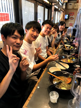 優しい眼差しの笑顔が素敵です！ご来店ありがとうございました。またのお越しをお待ちしております！